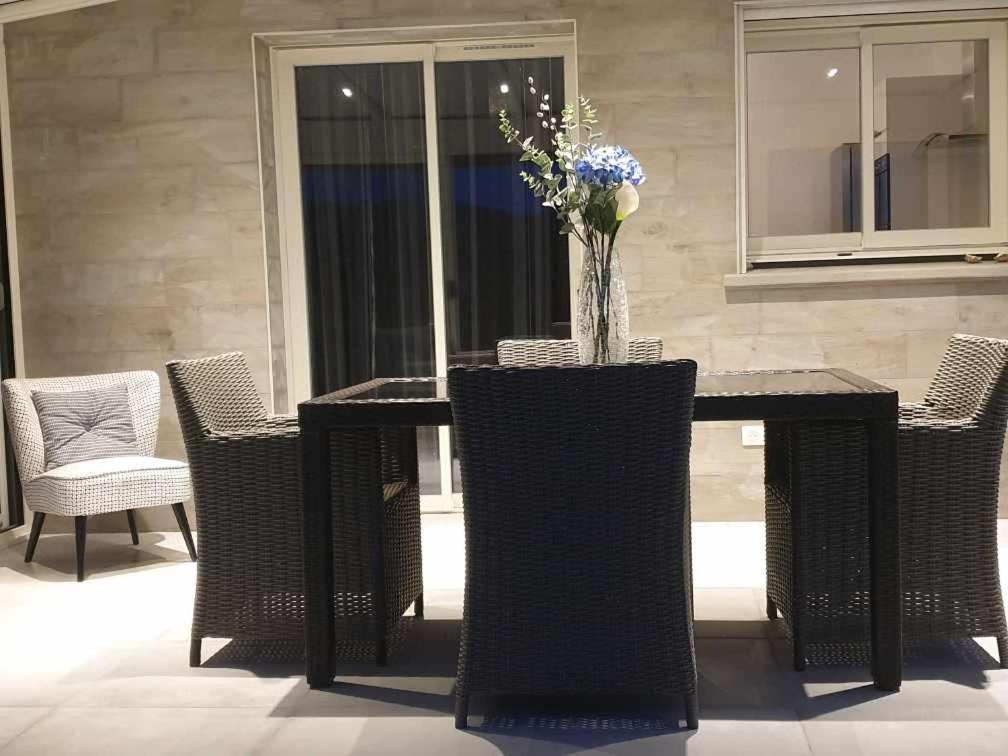 130 M2 Dans Domaine Prive Aux Pierres Roses *