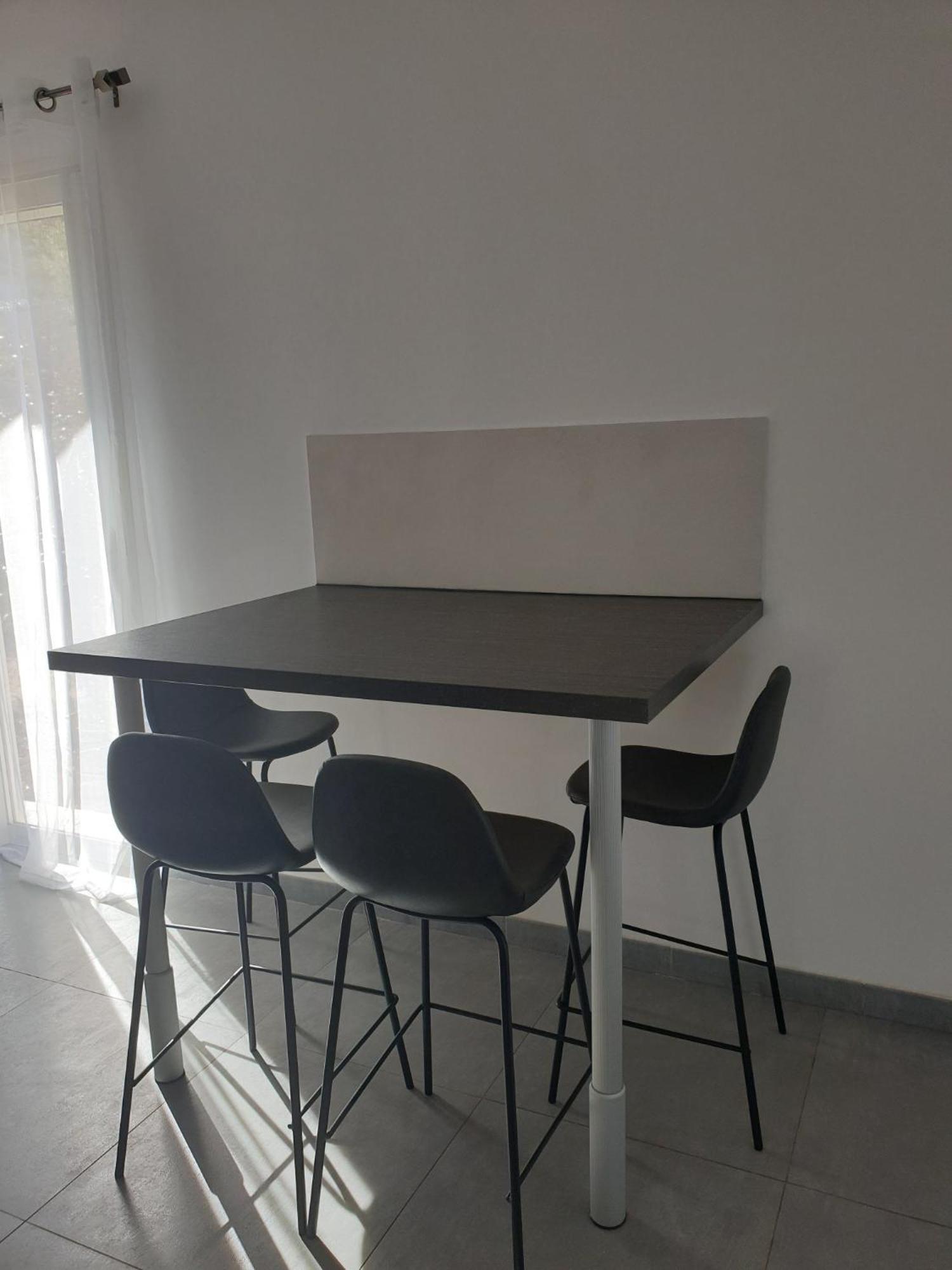 130 M2 Dans Domaine Prive Aux Pierres Roses