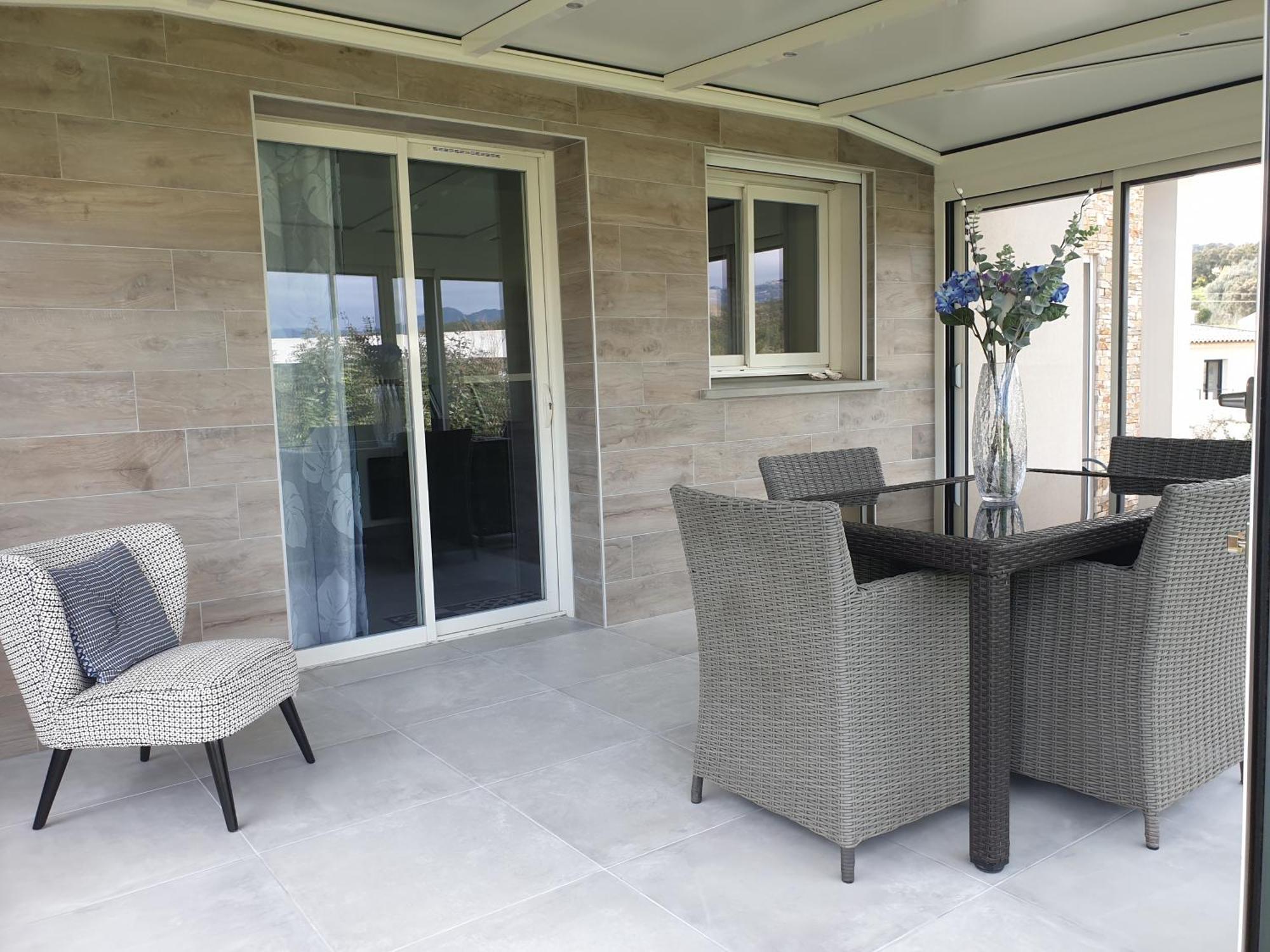 130 M2 Dans Domaine Prive Aux Pierres Roses